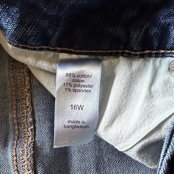 M Jeans Classic Blue Denim Shorts - Picture 3 of 8